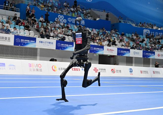 兴兴：用遥控追求极致速度；蔡浩宇AI游戏上架2719元｜极客早知道瓦力娱乐棋牌Sam Altman：AI存在泡沫；宇树机器人夺金王(图5)